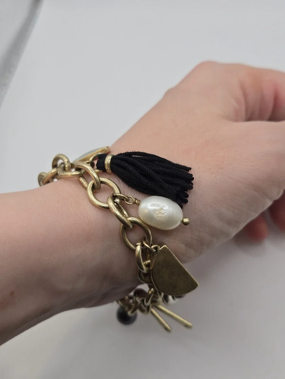 Goldtone Lucky Brand Chunky Charm Bracelet Brutalist Freshwater pearl 8.25